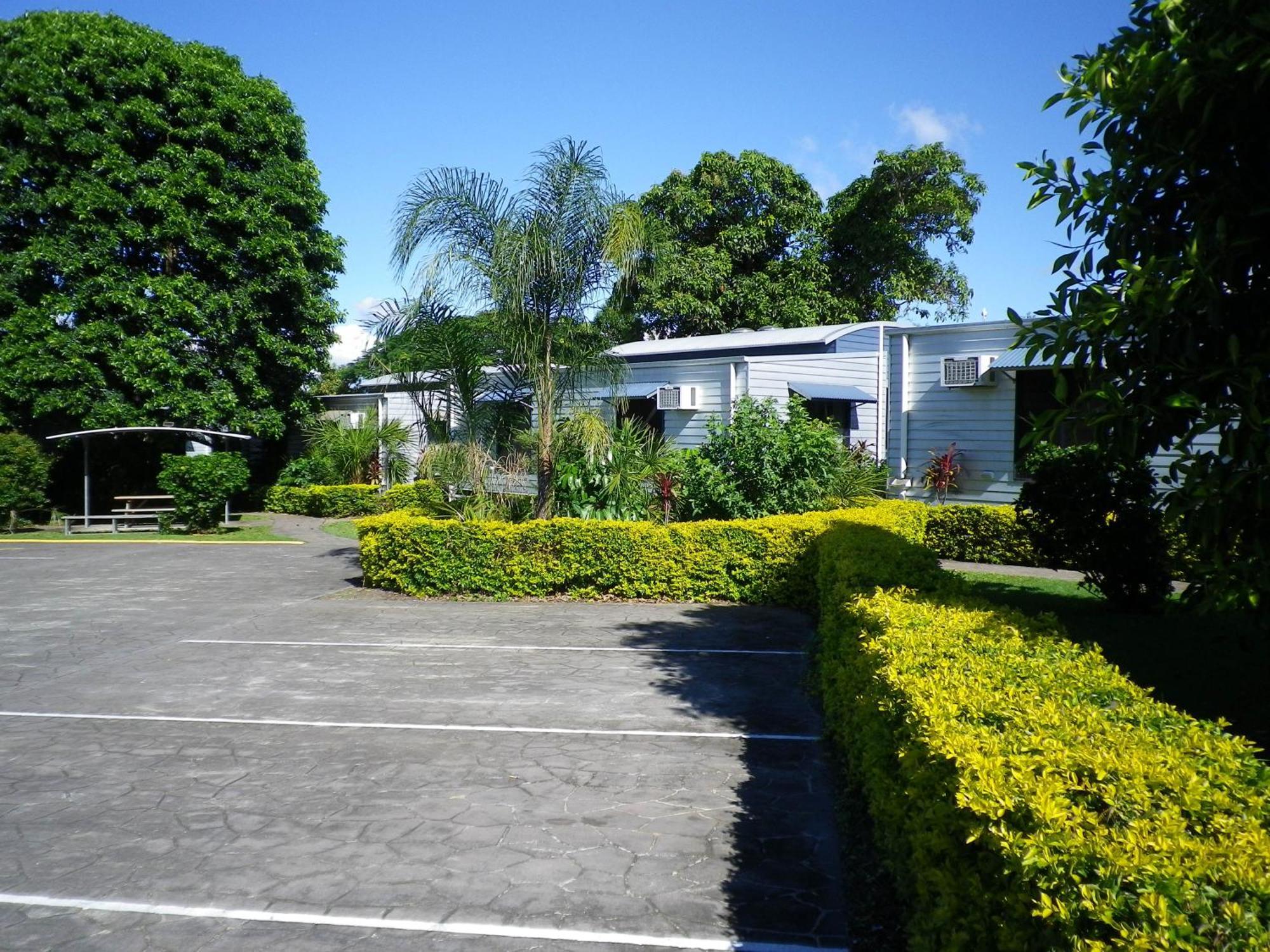 Tin Can Bay'S Sleepy Lagoon Motel Exterior photo