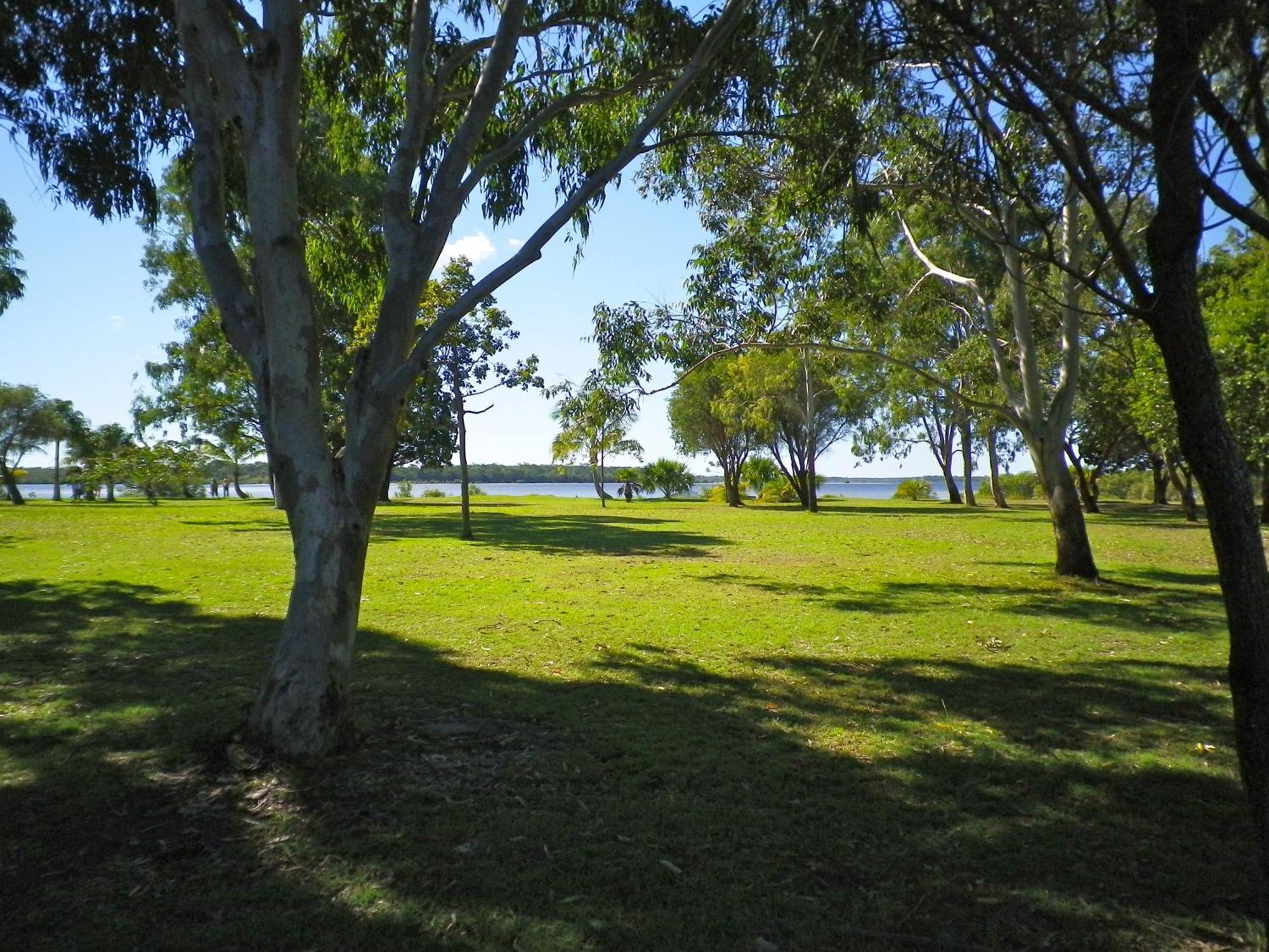 Tin Can Bay'S Sleepy Lagoon Motel Exterior photo