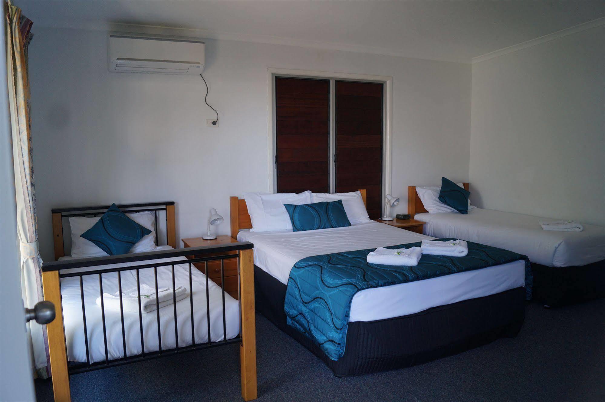 Tin Can Bay'S Sleepy Lagoon Motel Exterior photo
